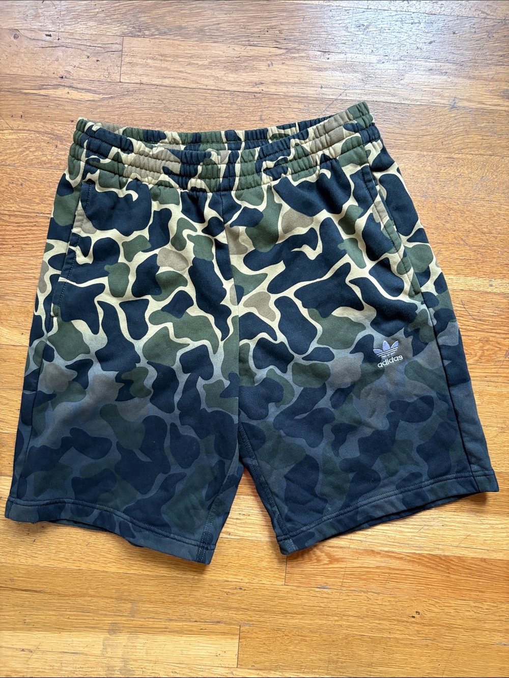 Men’s Adidas Ombré Camo Fleece Shorts M